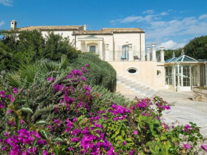 Luxurious Villa in Donnalucata with Pool